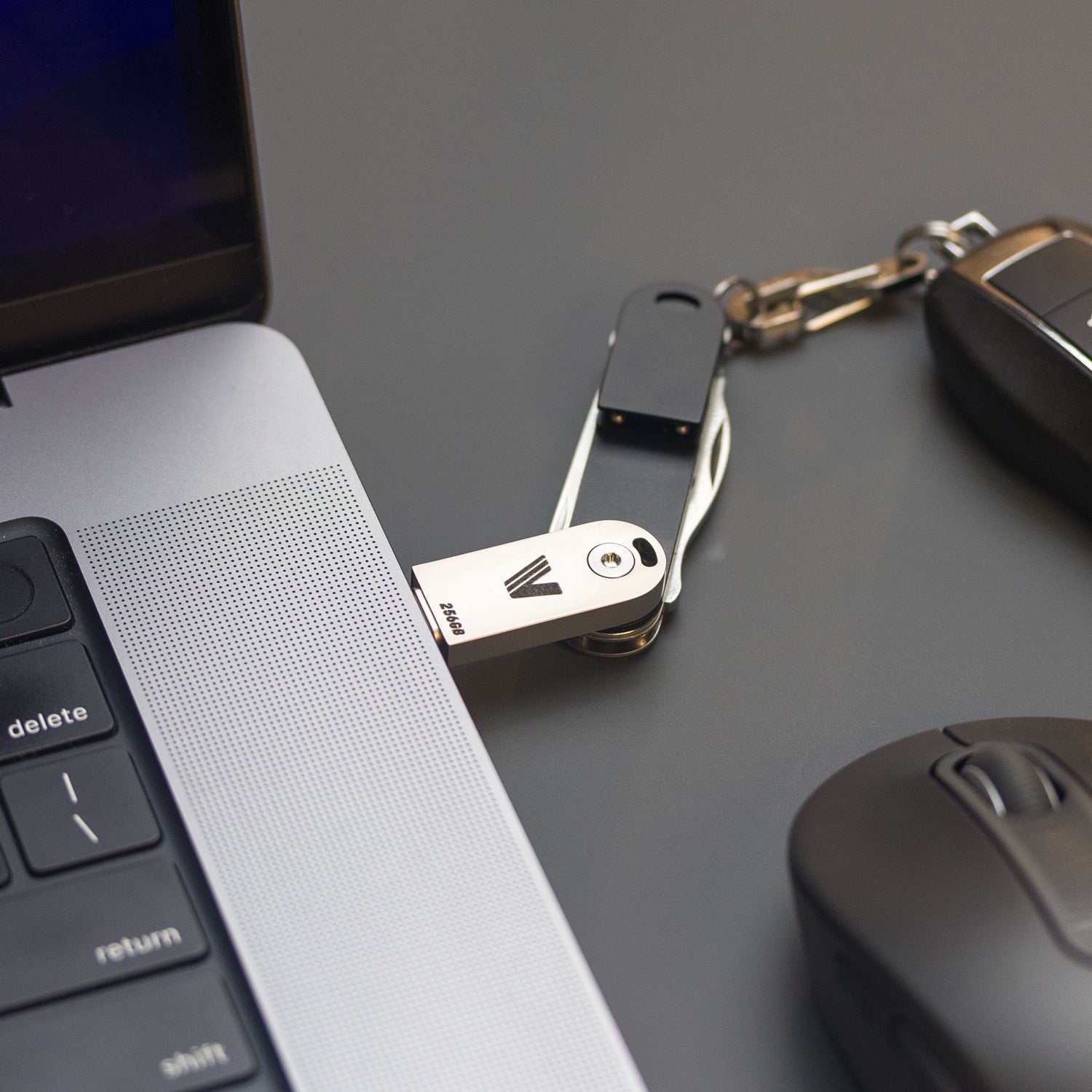 Versa58 USB-C 3.0 Flash Drive Scale