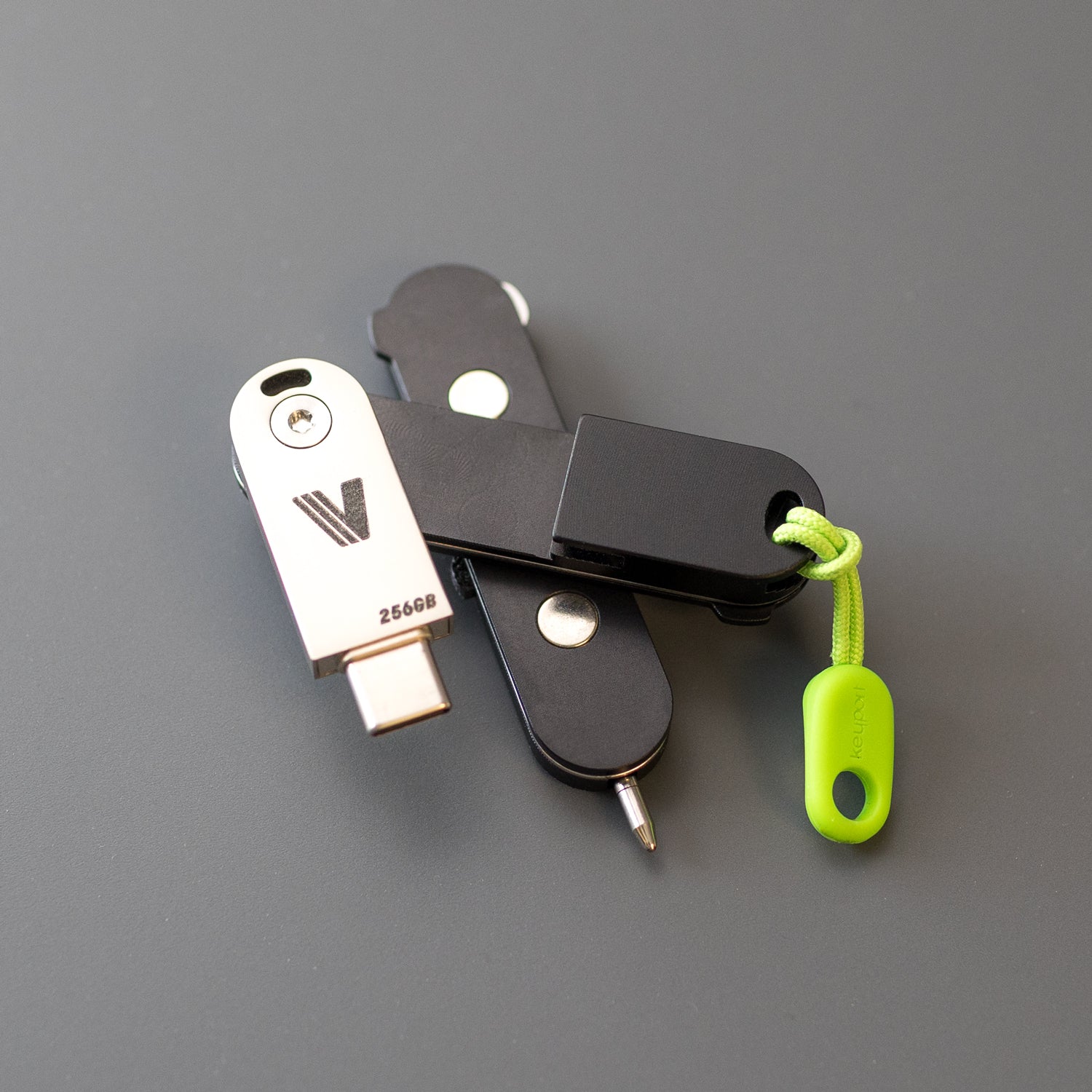 Versa58 USB-C 3.0 Flash Drive Scale