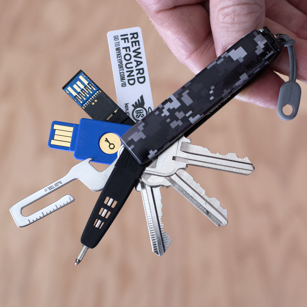 Black Keyport Pivot with KeyportID Card, USB 3.0, YubiKey, RuSH Tool, Pen Insert, and 3 keys
