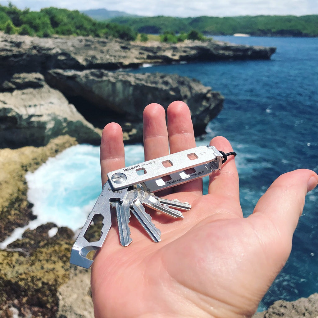 Silver Keyport Pivot Minimalist Bundle with silver Keyport Pivot, MOCA 10-in-1 key tool, and 4 keys
